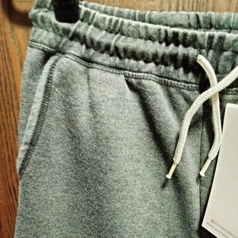 **FLAWED** NWT Boy's Sovereign Code Sweatshorts